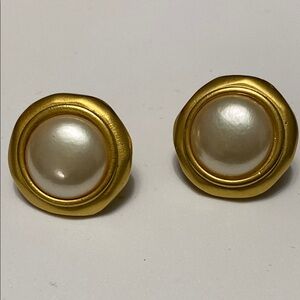 Elegant Vintage Liz Claiborne Gold and Faux Pearl Earrings